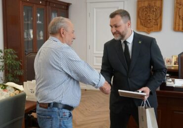 В Бузулуке поздравили с юбилеем заслуженного тренера Михаила Постникова