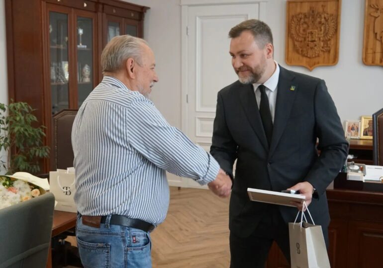 В Бузулуке поздравили с юбилеем заслуженного тренера Михаила Постникова