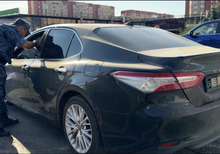 В Оренбурге у водителя с 168 неоплаченными штрафами арестовали Toyota Camry
