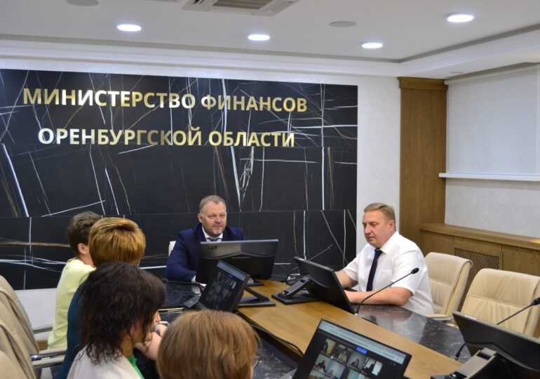 Бузулукский и Тоцкий районы вошли в десятку лидеров по управлению финансами