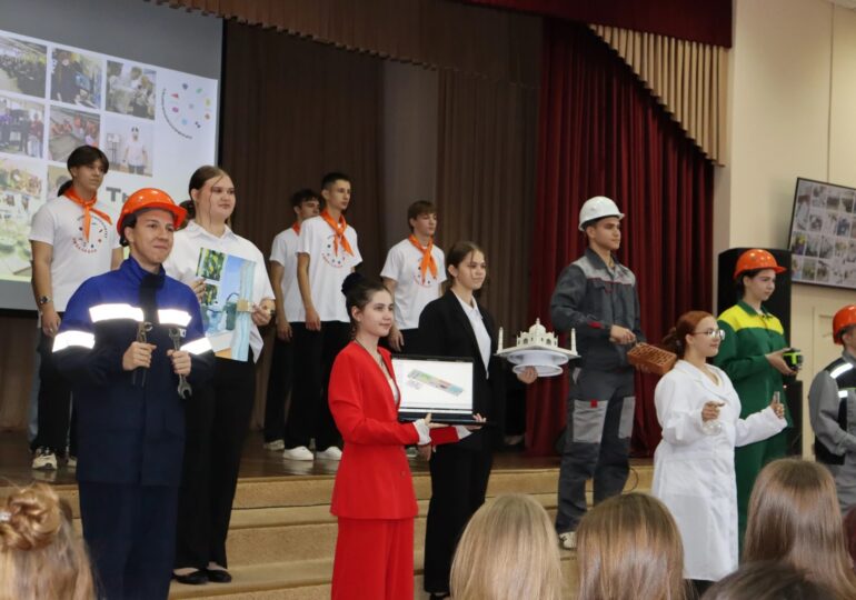 В Бузулуке школьники попробовали себя в разных профессиях на Дне открытых дверей в строительном колледже