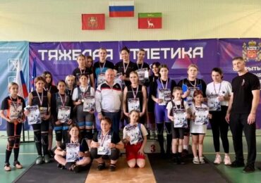 Николай Бантюков поздравил тренеров, наставников и ветеранов спорта с праздником