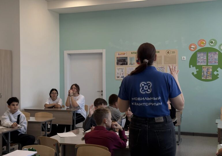 В Бузулуке школьники познакомились с робототехникой и беспилотниками