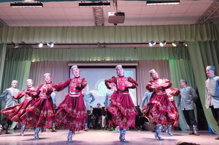 Государственный ансамбль песни и танца Татарстана дал великолепный концерт в Татарской Каргале