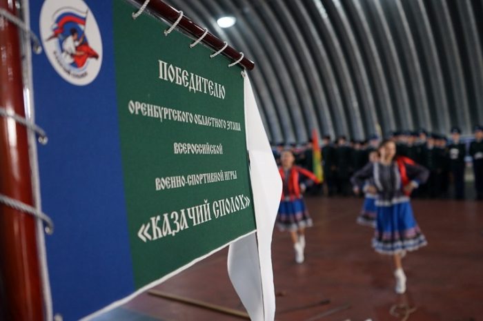 Юные архиповские казачки выступают на “Казачьем сполохе 2023”