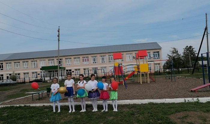 В Верхних Чебеньках открыта детская игровая площадка