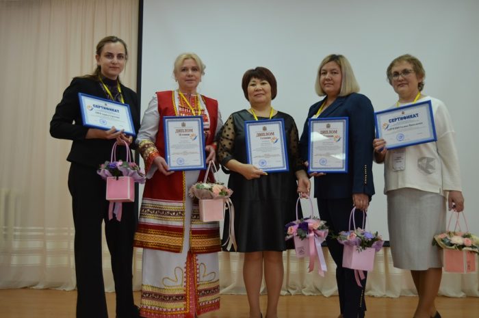 Лилия Биктимирова стала вице-победителем конкурса “Лучший учитель родного языка и литературы”