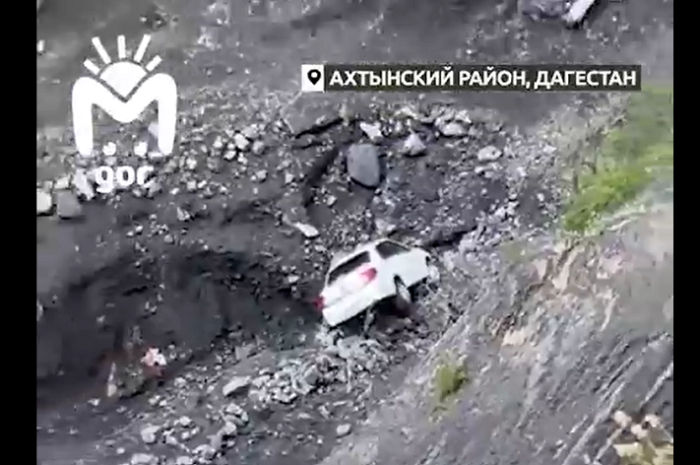 Автотуристы из Оренбурга сорвались в ущелье в Дагестане