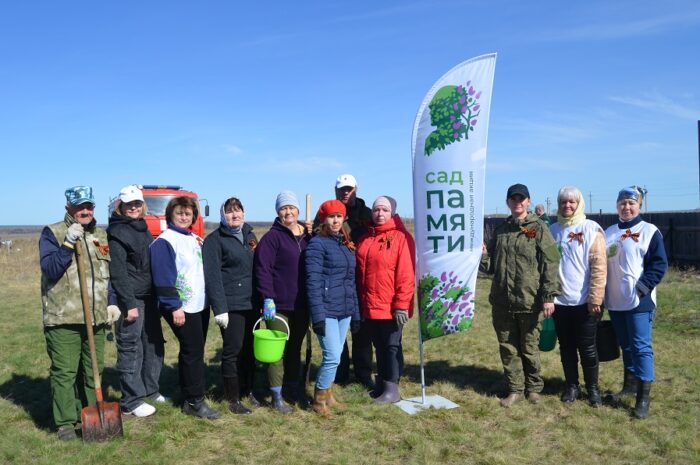 В Сакмарском районе в рамках акции «Сад Памяти» разбита ясеневая аллея