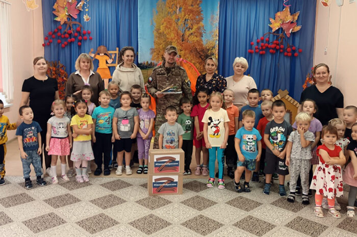 Боец СВО побывал в гостях у воспитанников детского сада «Светлячок»