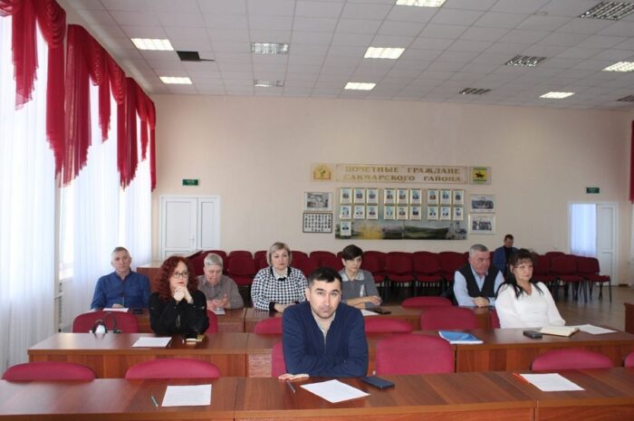 В Сакмаре проведено внеочередное заседание районного Совета депутатов