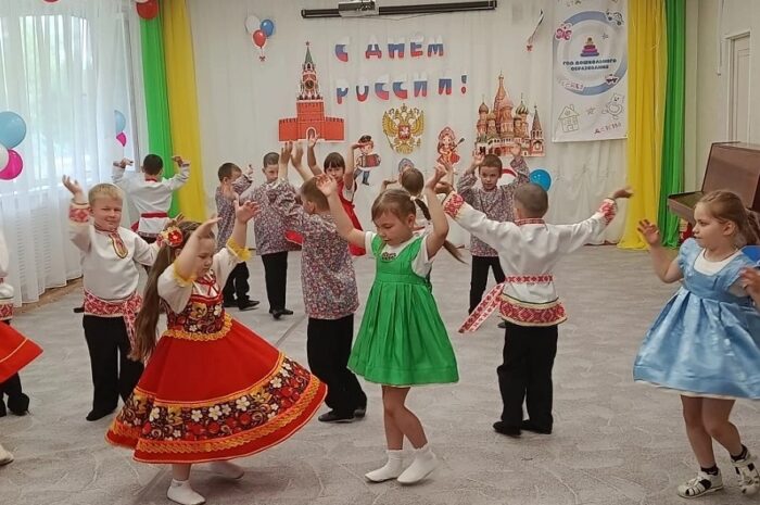 «Хоровод России» в детском саду «Улыбка»