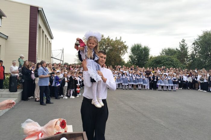 В школах Сакмарского районе прозвучали первые звонки нового учебного года