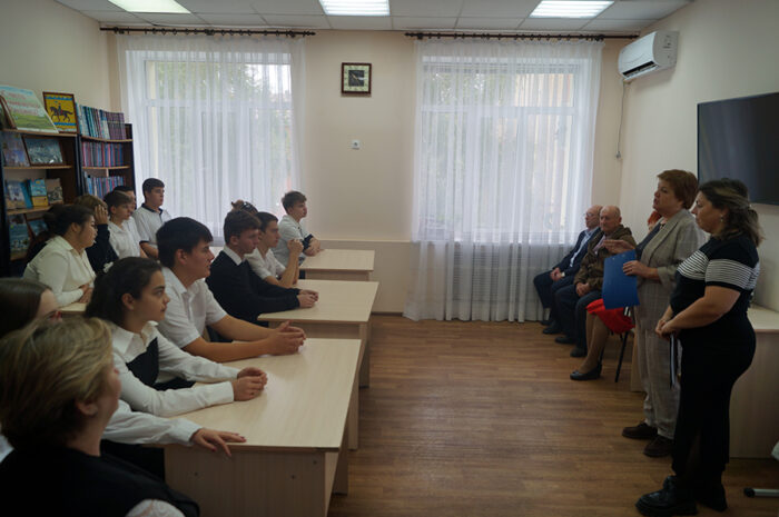 В Сакмарской библиотеке почтили память участников атомных испытаний