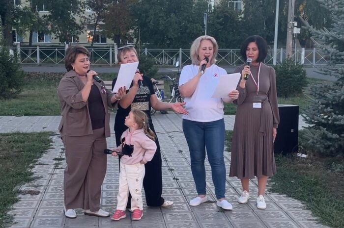 В Красном Коммунаре  состоялся караоке-концерт
