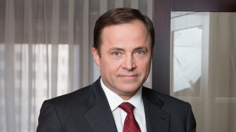 Игорь Комаров поздравил женщин Оренбуржья с Международным женским днем
