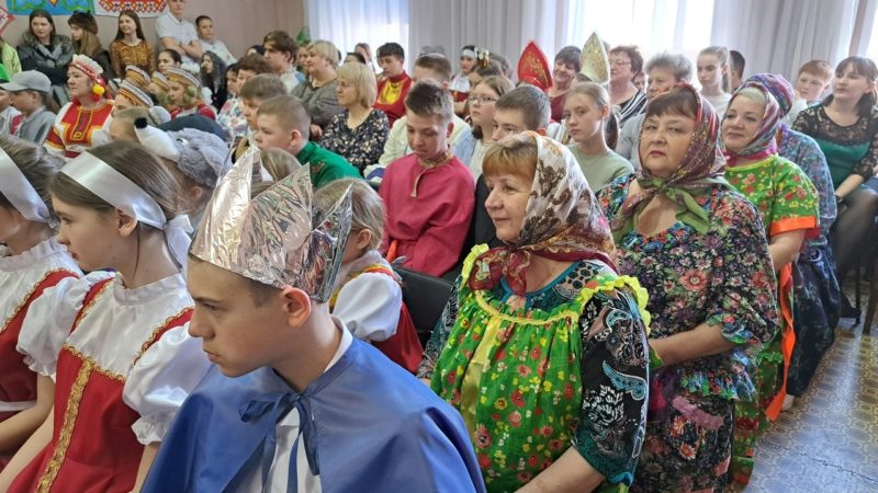 Все мы родом из детства: В Сорочинске состоялся фестиваль “Волшебный мир театра”