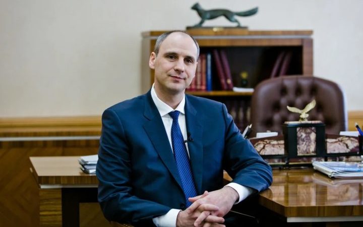Денис Паслер поздравил жительниц Оренбуржья с праздником Весны