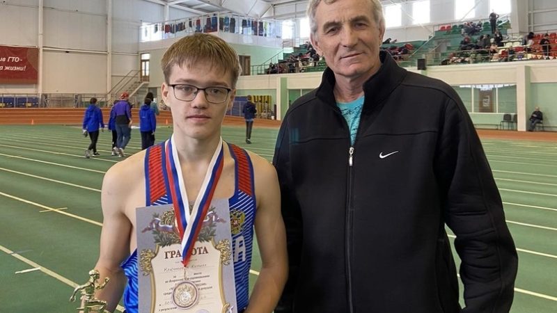 Сорочинец Кирилл Ключников завоевал серебро на Всероссийских соревнованиях по легкой атлетике