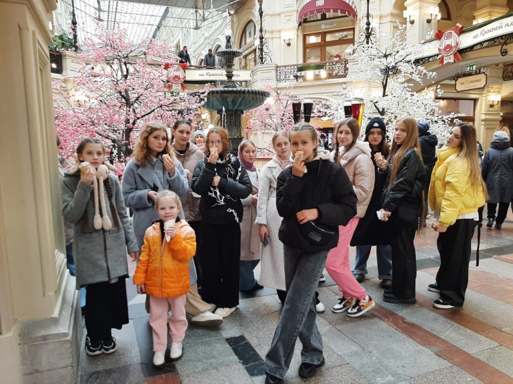 Сорочинский “Эдельвейс” признан лучшим детским театром моды России |  02.04.2023 | Новости Сорочинска - БезФормата