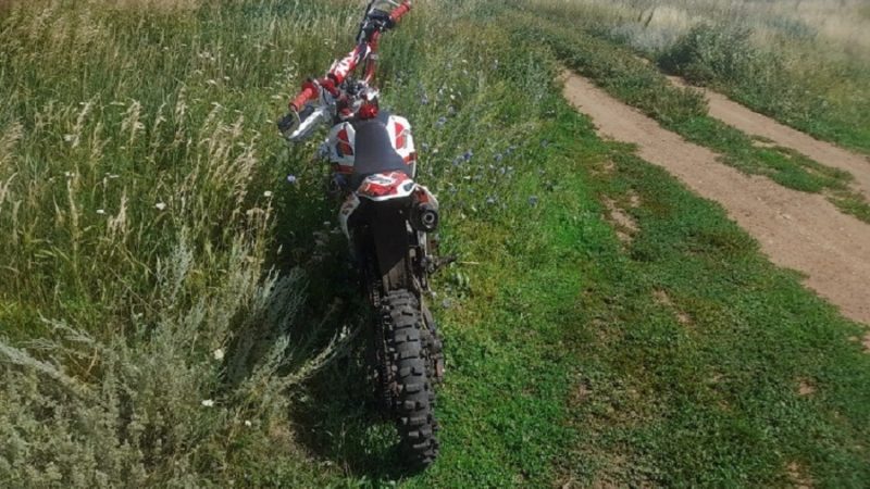 В Сорочинском округе несовершеннолетний мотоциклист столкнулся с легковым автомобилем