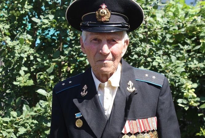 Сорочинский моряк в День Морского флота отмечает двойной праздник