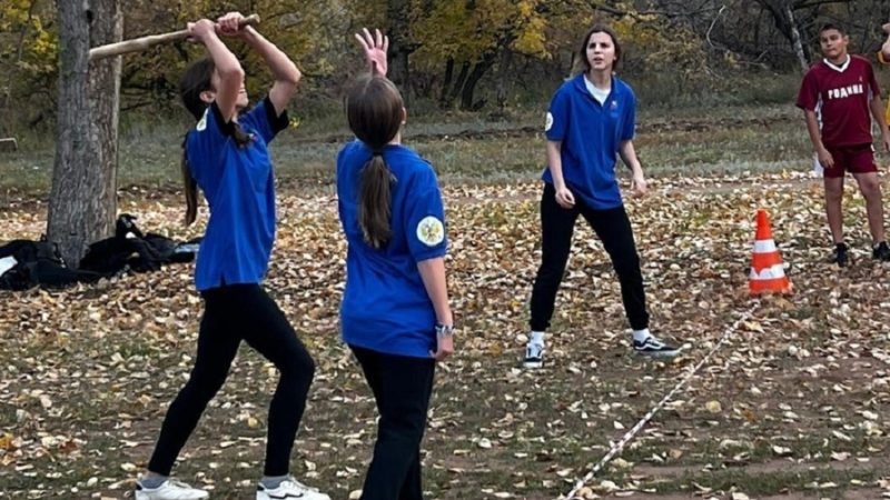 Сорочинские школьники  сыграли в мини-лапту