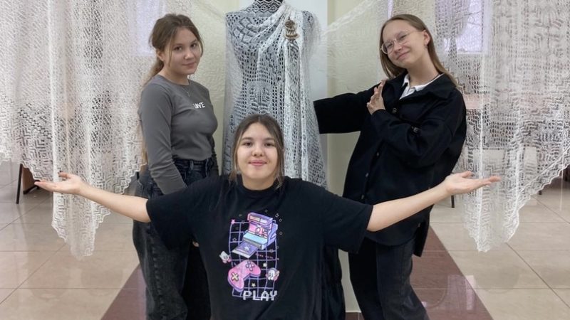 Сорочинские школьницы создали свой уникальный орнамент пухового платка