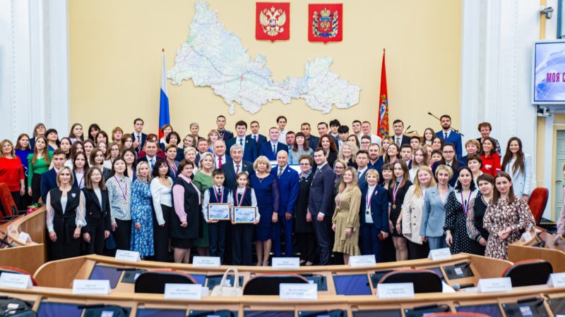 Школьницы из Сорочинска стали победителями конкурса Законодательного Собрания “Моя страна  – моя Россия”