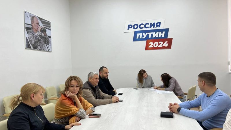 Оренбуржцы продолжают оставлять подписи в поддержку самовыдвижения Владимира Путина