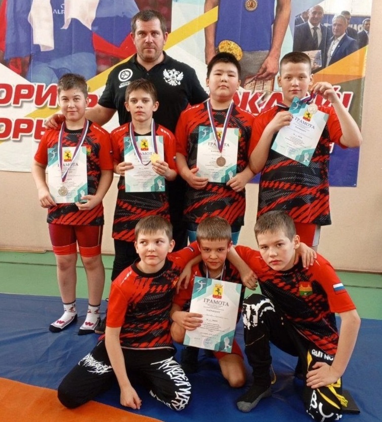 Сорочинские борцы привезли коллекцию медалей
