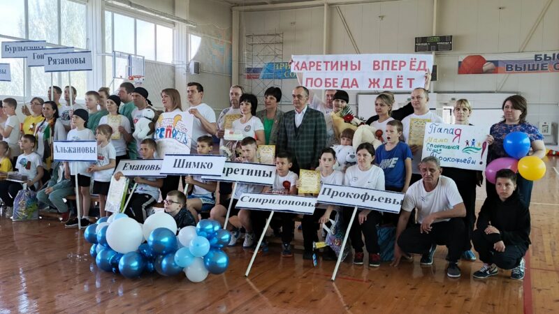 Оставили папы работу,а мамы забыли большие заботы