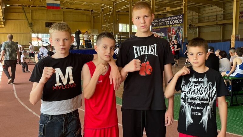 Боксёрские и теннисные поединки в честь Дня защиты детей