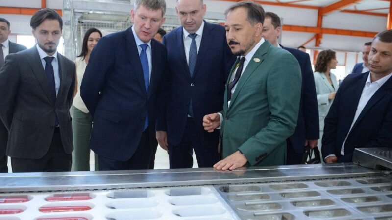 Евгений Солнцев вместе с министром экономического развития РФ Максимом Решетниковым посетили значимые объекты Оренбуржья