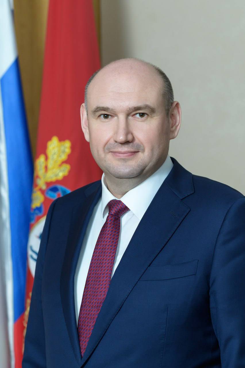 Евгений Солнцев поздравил оренбуржцев с Днем знаний