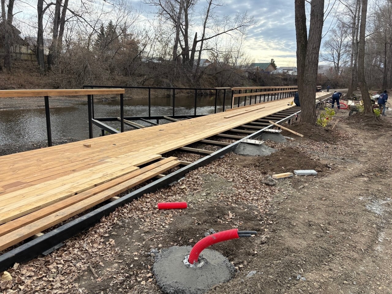 В Кувандыке продолжается благоустройство парка имени Федорова