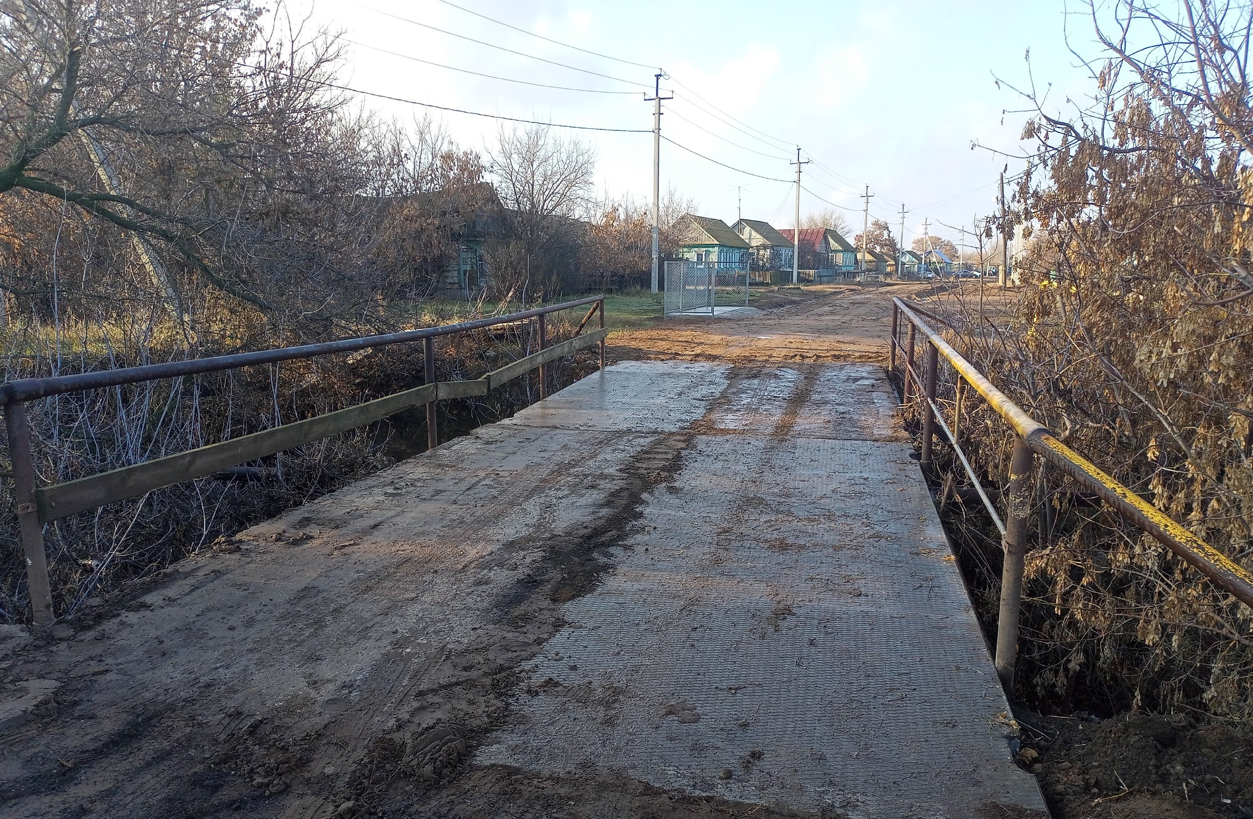 Сила единства в деле: жители Фёдоровки и власти сообща отремонтировали сельский мост