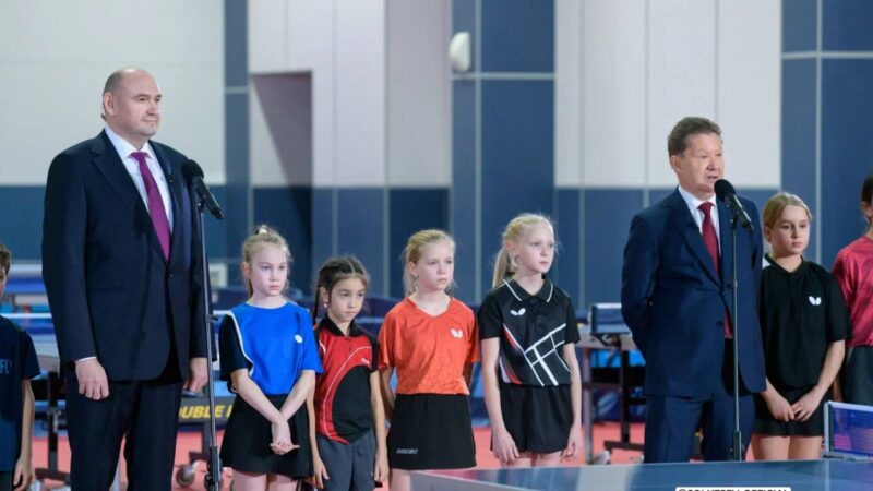 Евгений Солнцев вместе с Алексеем Миллером презентовали Президенту России Академию настольного тенниса в Оренбурге