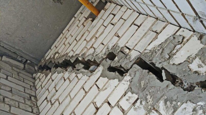 Губернатору Оренбуржья поступили вопросы о переселении из аварийного жилья