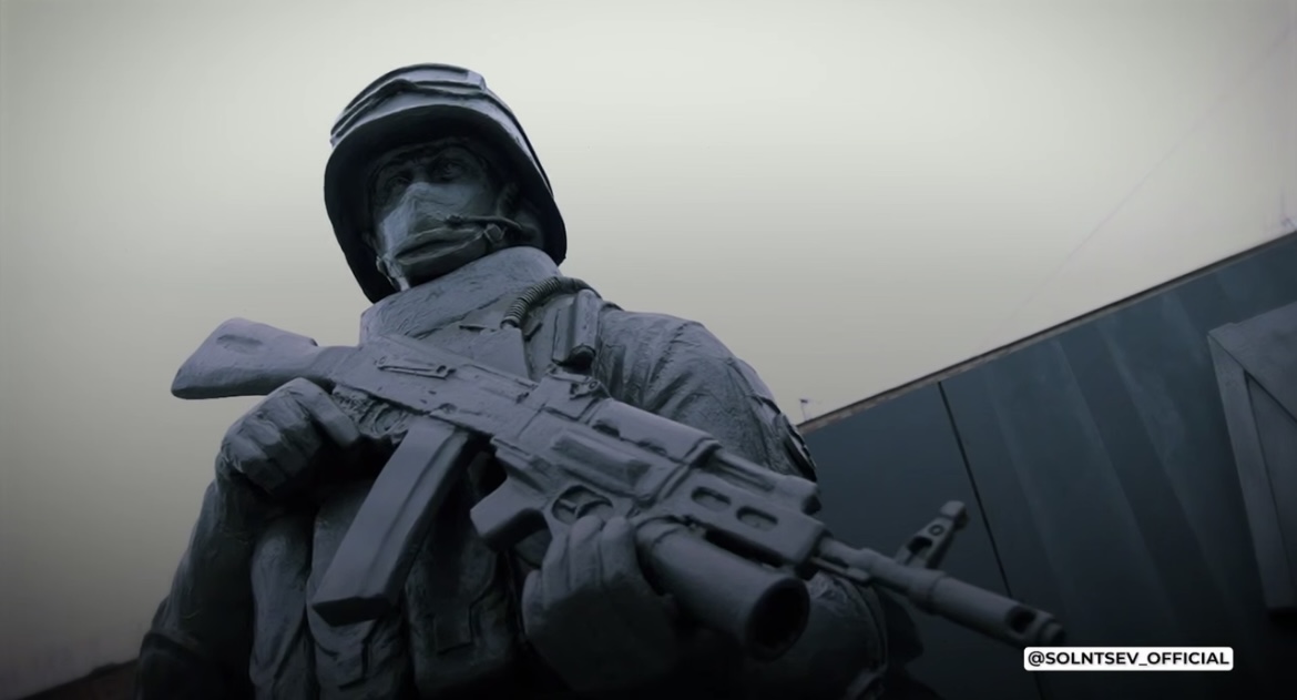 Евгений Солнцев поздравил оренбуржцев с Днем  Героев Отечества