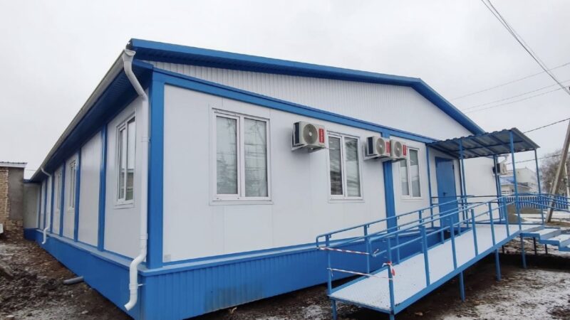 В Абдулино завершили монтаж модульной поликлиники в рамках народной программы «Единой России»