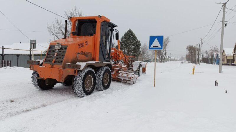 На дороги Сорочинска вышла снегоуборочная техника