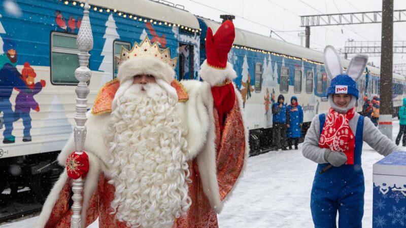 Новый вагон и праздничная программа – что ждет гостей Поезда Деда Мороза в Оренбурге
