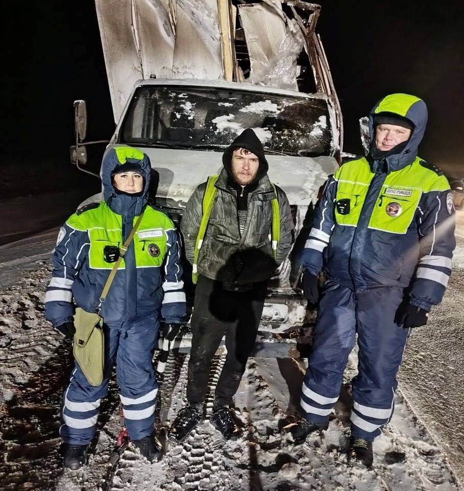 Сорочинские полицейские помогли  водителю выбраться  из снежного кювета