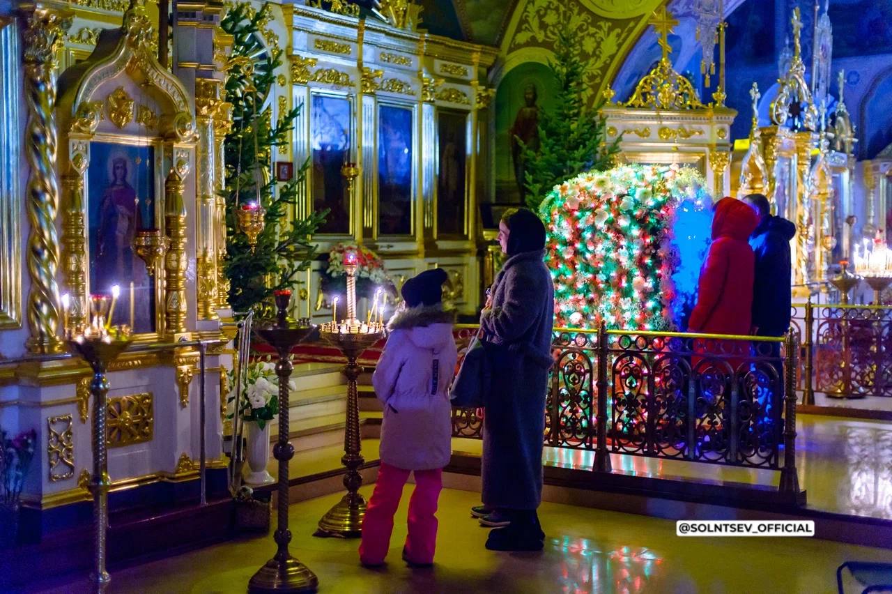 Телеканал ОРТ приглашает оренбуржцев на прямую трансляцию Рождественского богослужения