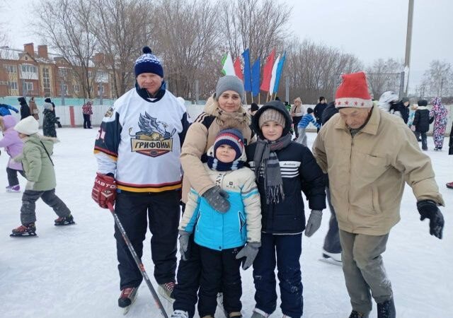 Сорочинский округ зарядился спортивным настроением на «Вечере на коньках»