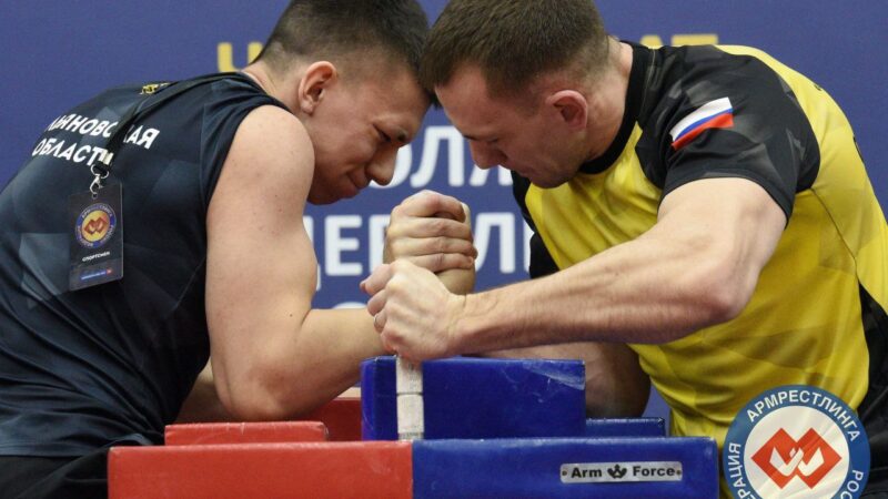 Сорочинский армрестлер Юрий Долгих принес «серебро» и «золото» области на престижном чемпионате ПФО