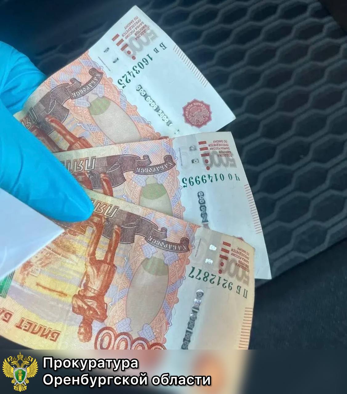 В Сорочинске молодой водитель предстанет перед судом за поддельные права и попытку подкупа инспектора ДПС