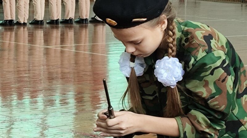 Учись у героев Отчизну беречь!