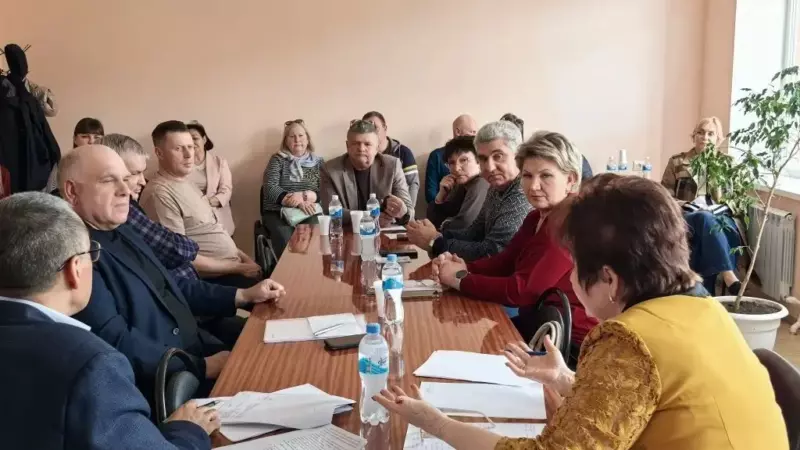 Планы, цифры и помощь бойцам: глава округа встретилась с сорочинскими аграриями